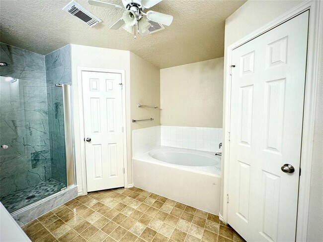 Building Photo - 10723 Ocelot Ln