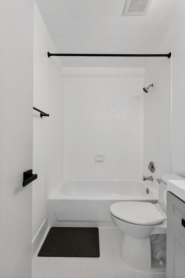 Building Photo - 8225 Pelican Harbour Dr