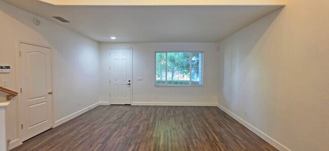 Building Photo - 1498 Cedarbrook Rd