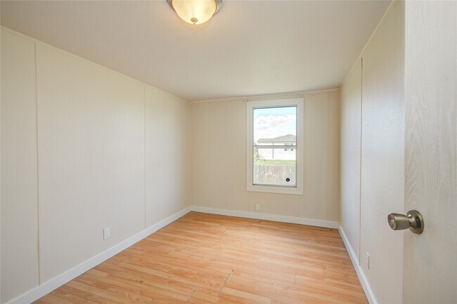 Building Photo - 614 Rd 5707