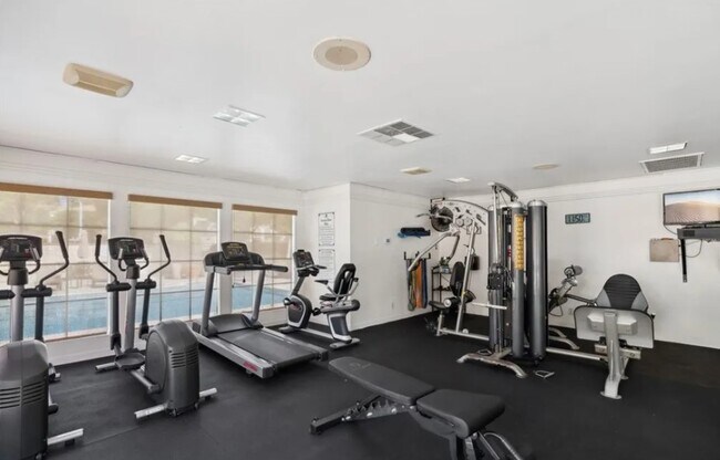 Building Photo - 235 S Cross Creek Rd