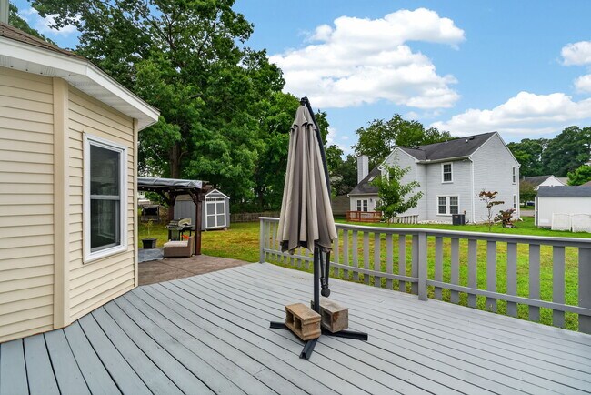 Building Photo - 898 Gunston Ct