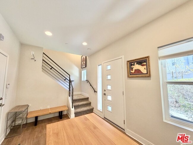 Building Photo - 2753 Waverly Dr