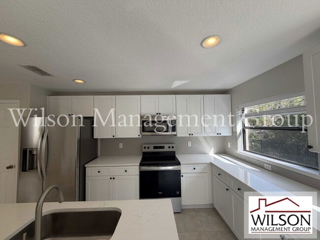 Building Photo - 5210 Windsor Lake Cir