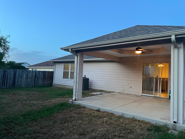 Building Photo - 5519 Laysan Ct