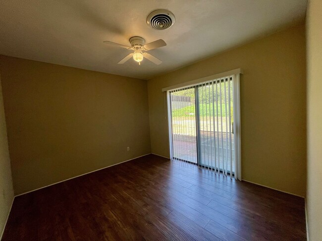 Building Photo - 2 Bedroom 1 Bathroom Home in Spring Valley