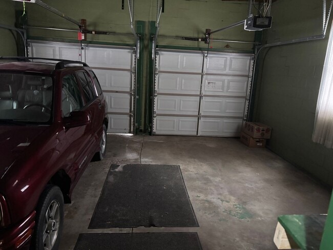 Building Photo - Grandville ranch available now