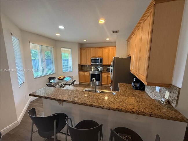 Building Photo - 7051 SW 162nd Ct