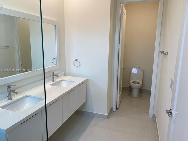 Building Photo - 10445 NW 66th St