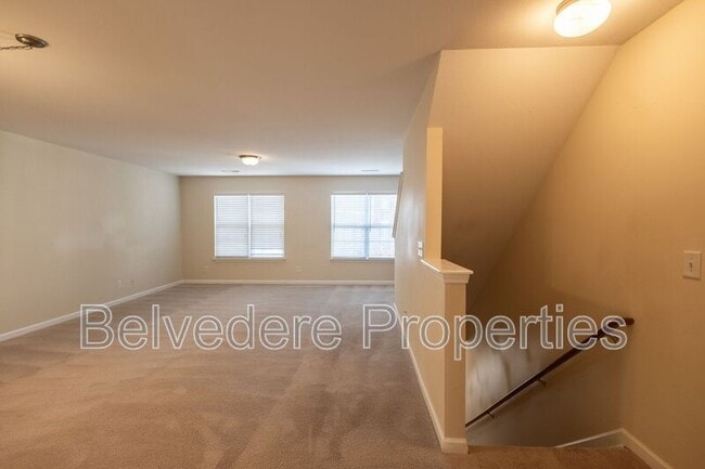 Building Photo - 36 Ackland Dr