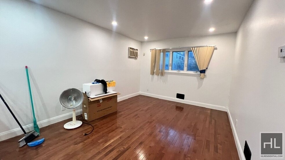 Building Photo - 149-63-149256 256th St