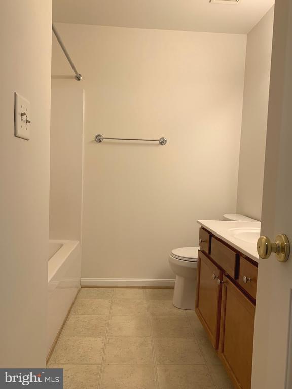 Building Photo - 23039 Sir Barton Ct