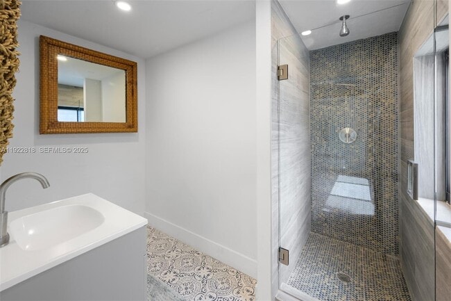 Building Photo - 1201 NE 178th St