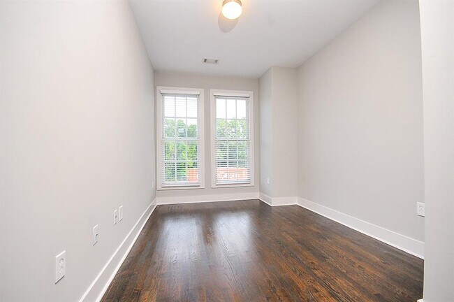 Building Photo - 1300 DeKalb Ave NE