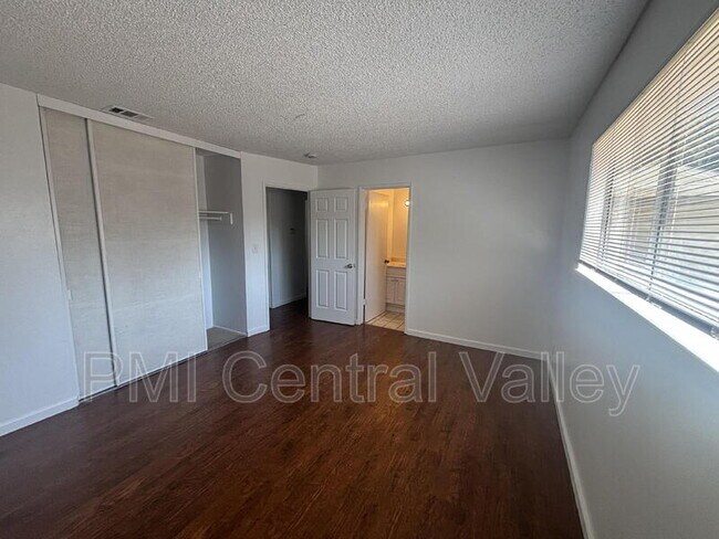 Building Photo - 1451 Denver Ave