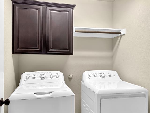 Building Photo - 1952 Sunny Side Dr