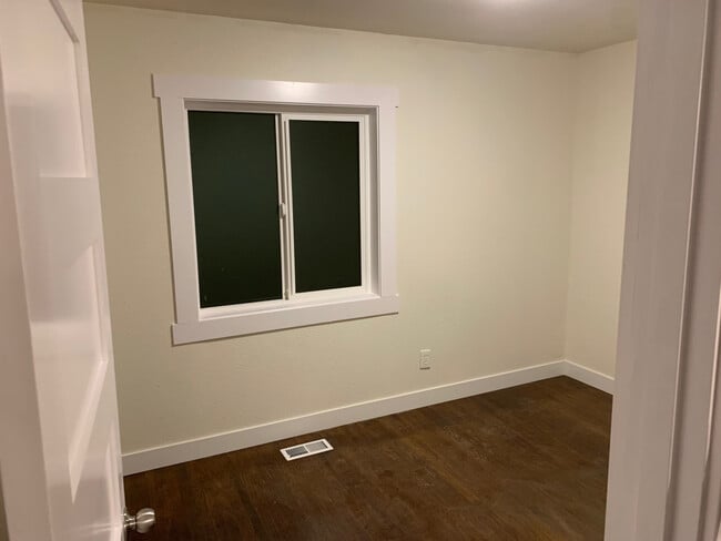 Building Photo - 15722 SE Oatfield Rd