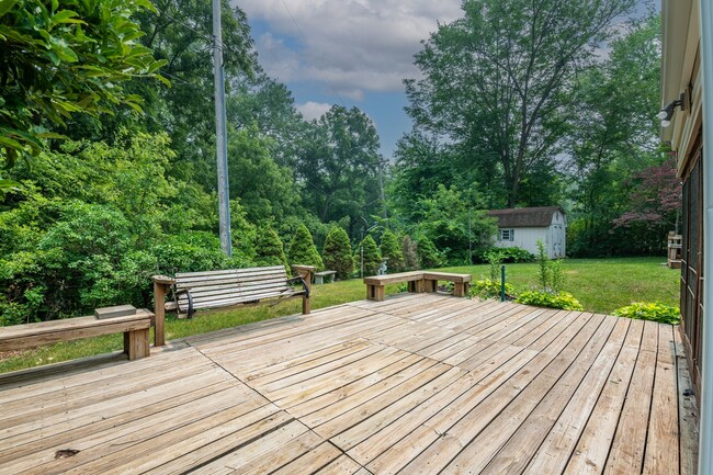 Building Photo - Available Now – 4 Bed, 3 Bath Updated Home in Coal Valley