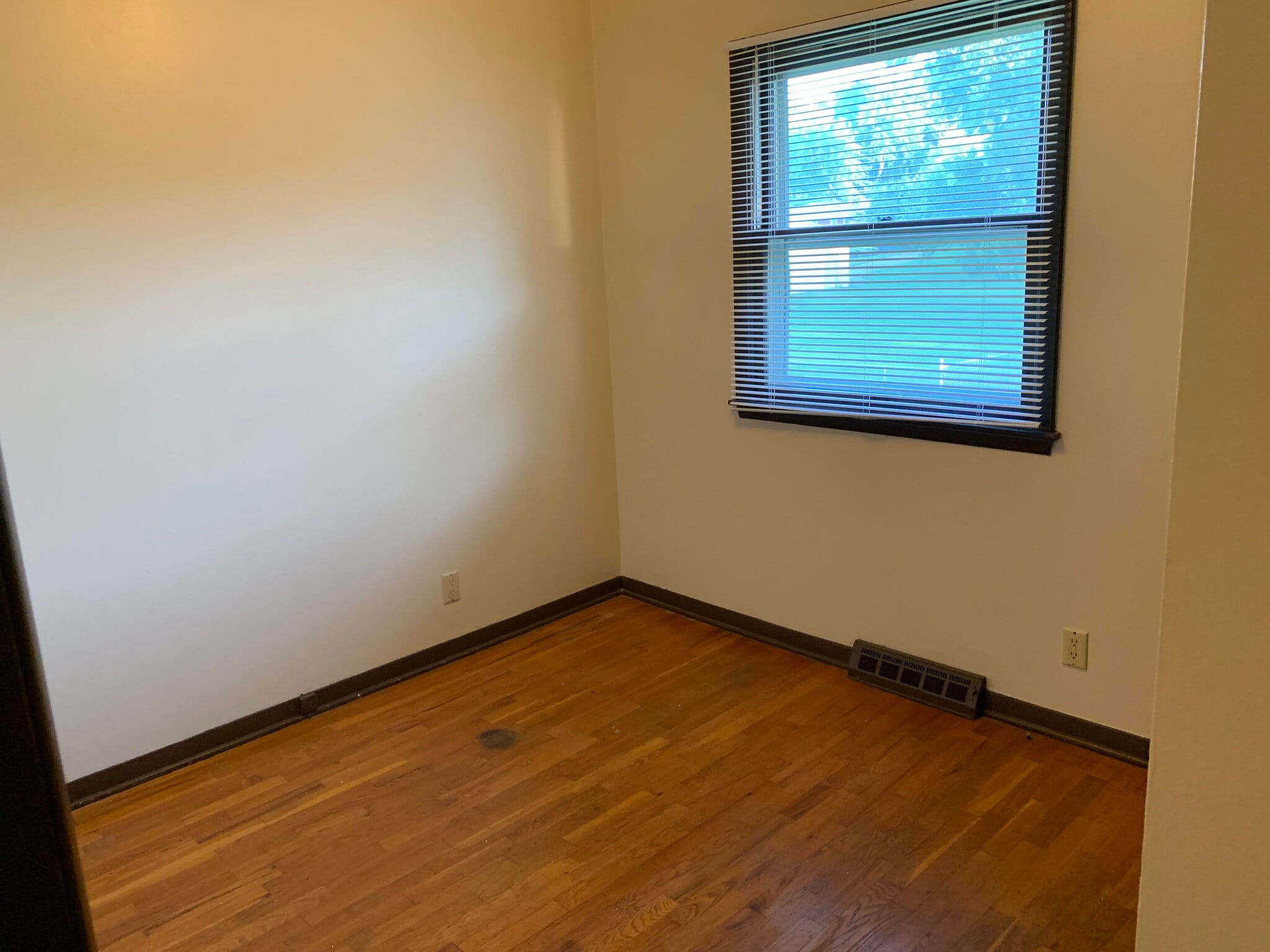 Building Photo - 3025 Elaine Dr NW