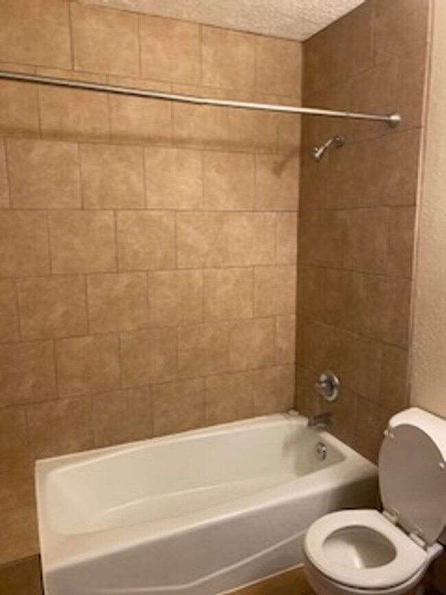 Building Photo - 12240 Menaul Blvd NE