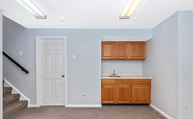 Building Photo - Beautifully maintained townhouse in New Market available before the new school year!