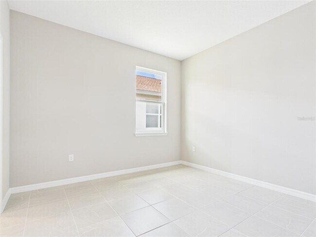 Building Photo - 5717 SW 71st Ct