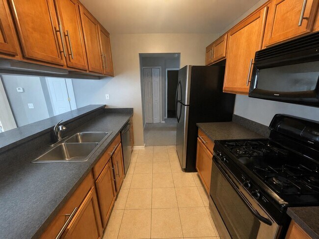 Building Photo - 519 Addington Ln