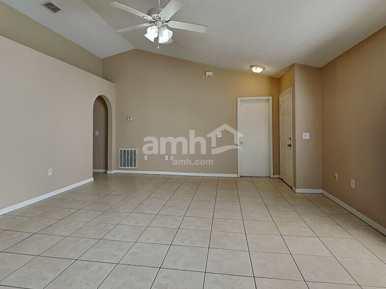 Building Photo - 10408 Opus Dr