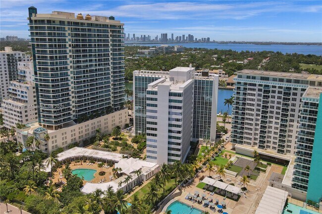 Building Photo - 5055 Collins Ave