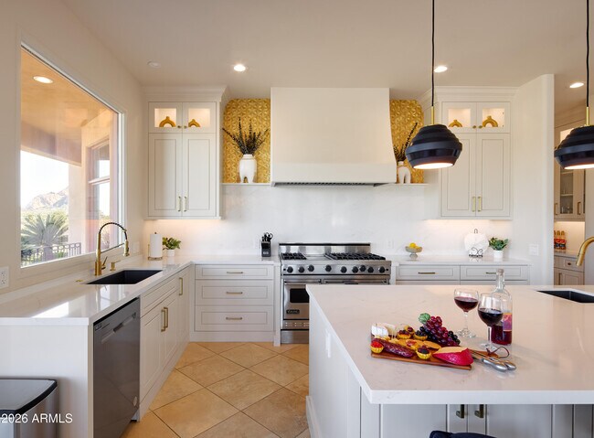 Building Photo - 4490 E Valley Vista Ln