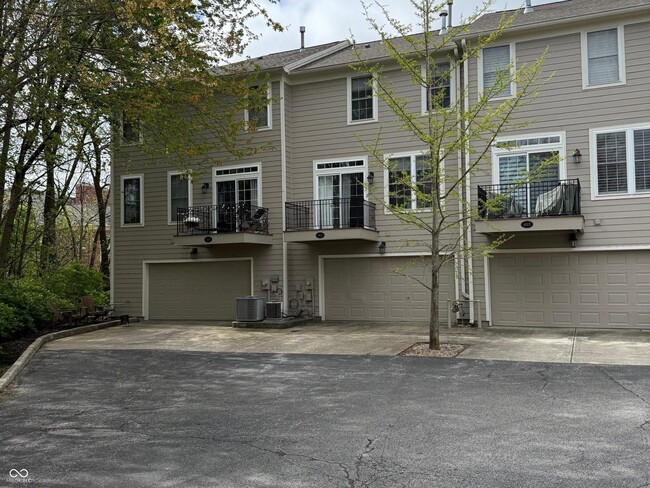 Building Photo - 403 Autumn Dr