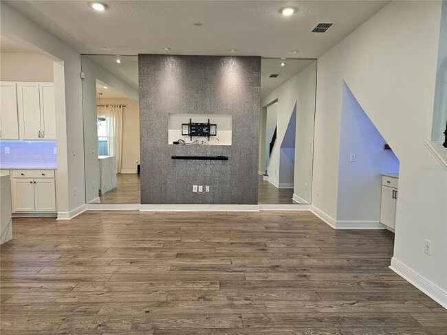 Building Photo - 8369 Nemours Pkwy