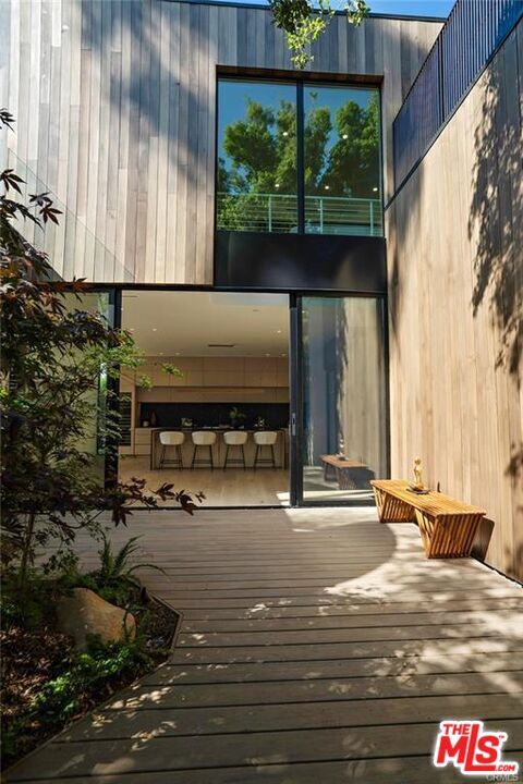 Building Photo - 4939 Petit Ave