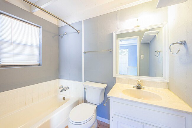 Building Photo - 30928 Spanish Oaks Dr W