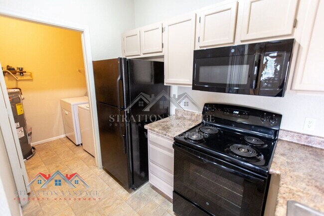 Building Photo - 16013 S Desert Foothills Pkwy