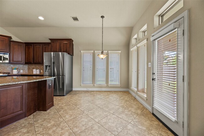 Building Photo - 5335 Stoneridge Ct