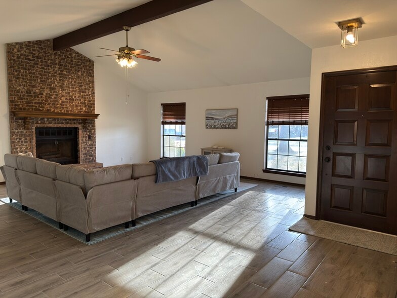 Living Room/ Foyer - 2105 Appomattox