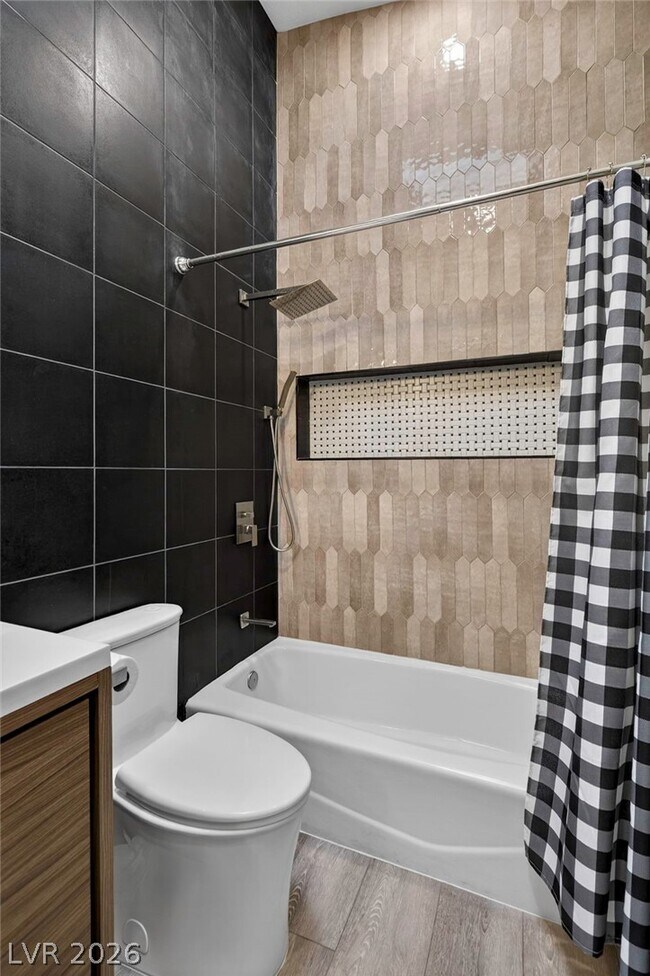 Building Photo - 363 E Robindale Rd