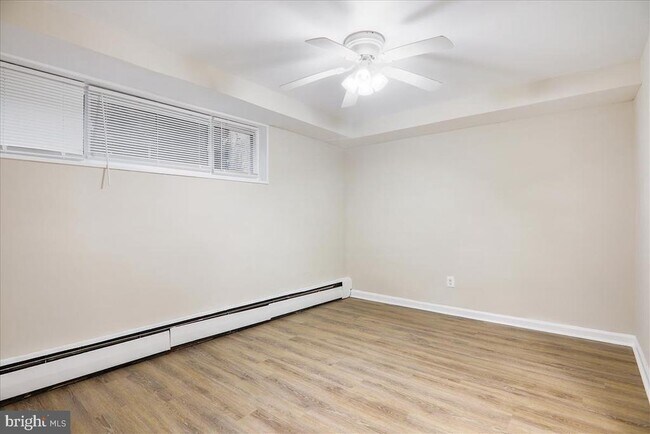 Building Photo - 702 Chaney Dr