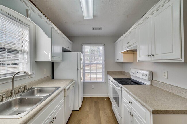 Building Photo - 150 Portofino Ln SW