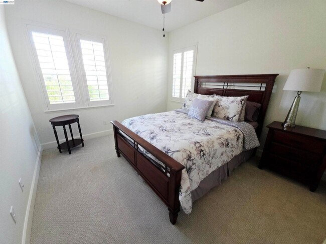 Building Photo - 2488 Remy Cantos Dr
