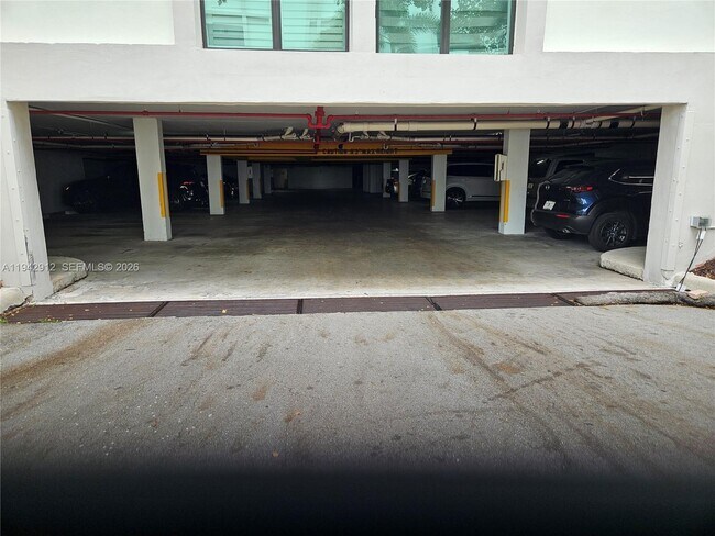 Building Photo - 1101 River Reach Dr