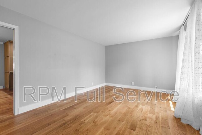 Building Photo - 8057 Arbor Dr