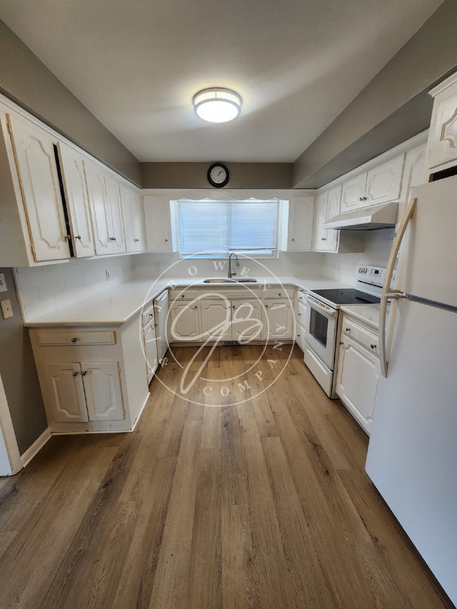 Building Photo - Charming 2-Bed, 2-Bath Condo with many upd...