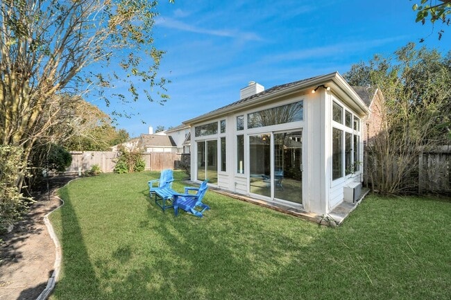 Building Photo - 20922 Whitevine Way