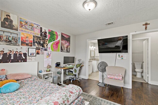 Building Photo - 1910 E Navaho Trail