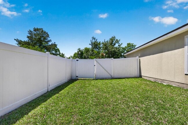 Building Photo - 7163 Bedfordshire Ln