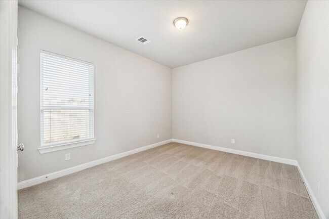 Building Photo - 18807 Serene Water Dr