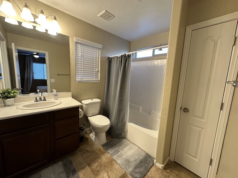 Building Photo - 7605 Finishing Touch Court