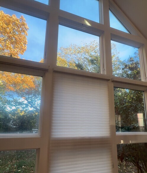 Building Photo - 94 Country Club Dr